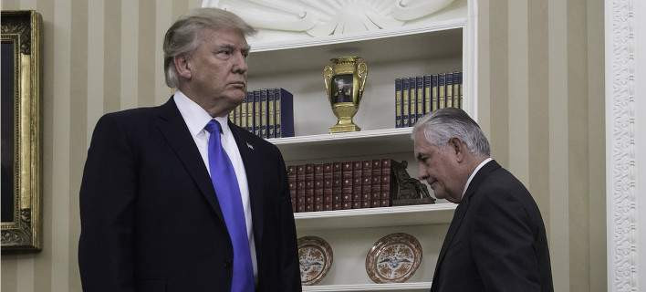 Ο Ντόναλντ Τραμπ υπονομεύει τον υπουργό Εξωτερικών Ρεξ Τίλερσον